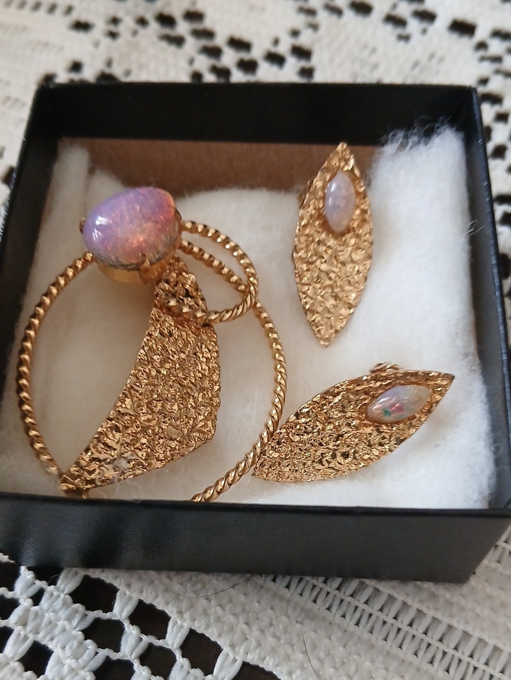 Gold Textured Leaf Jewelry Set with Simulated Lavender Opal Stones